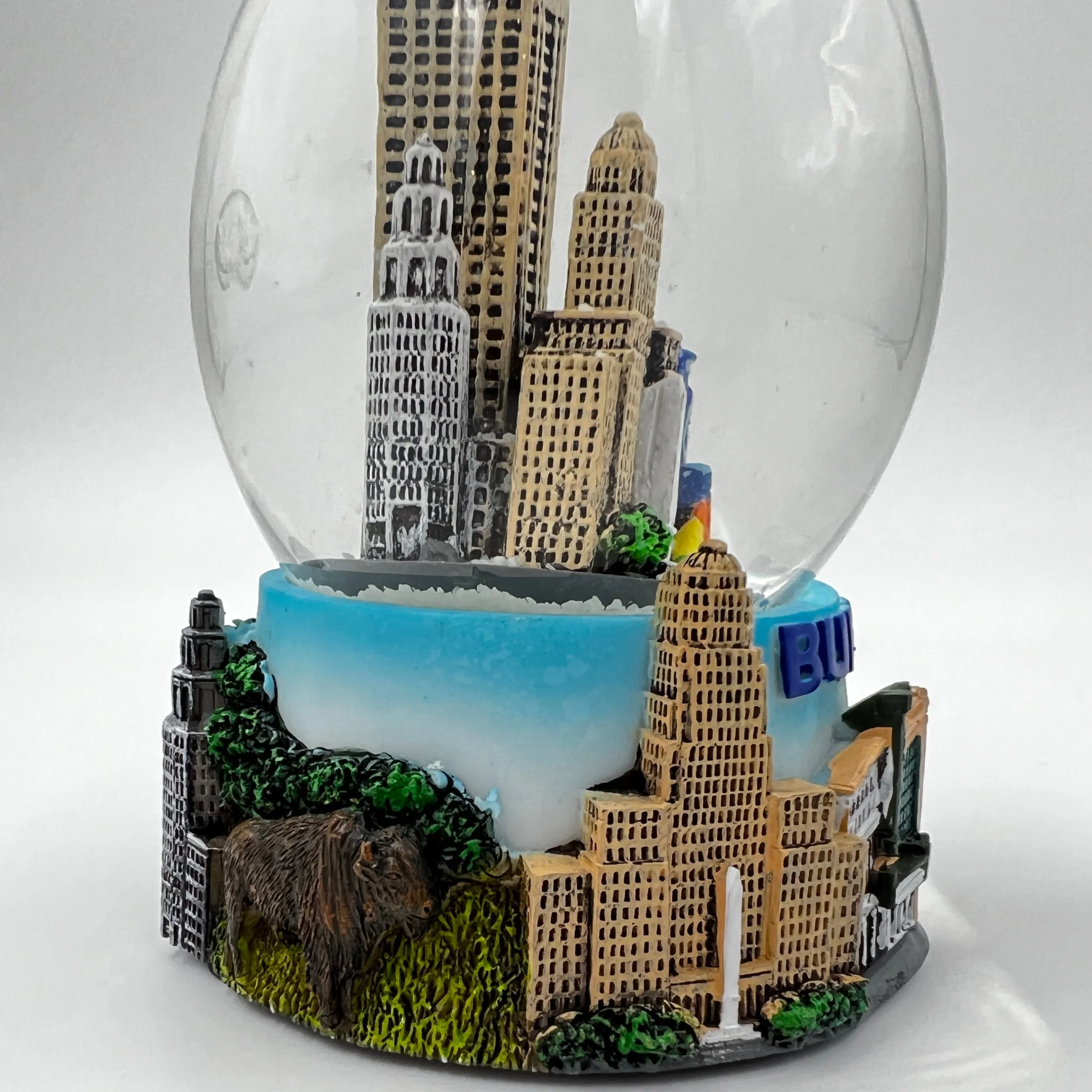 Buffalo Skyline Snow Globe - Image 4