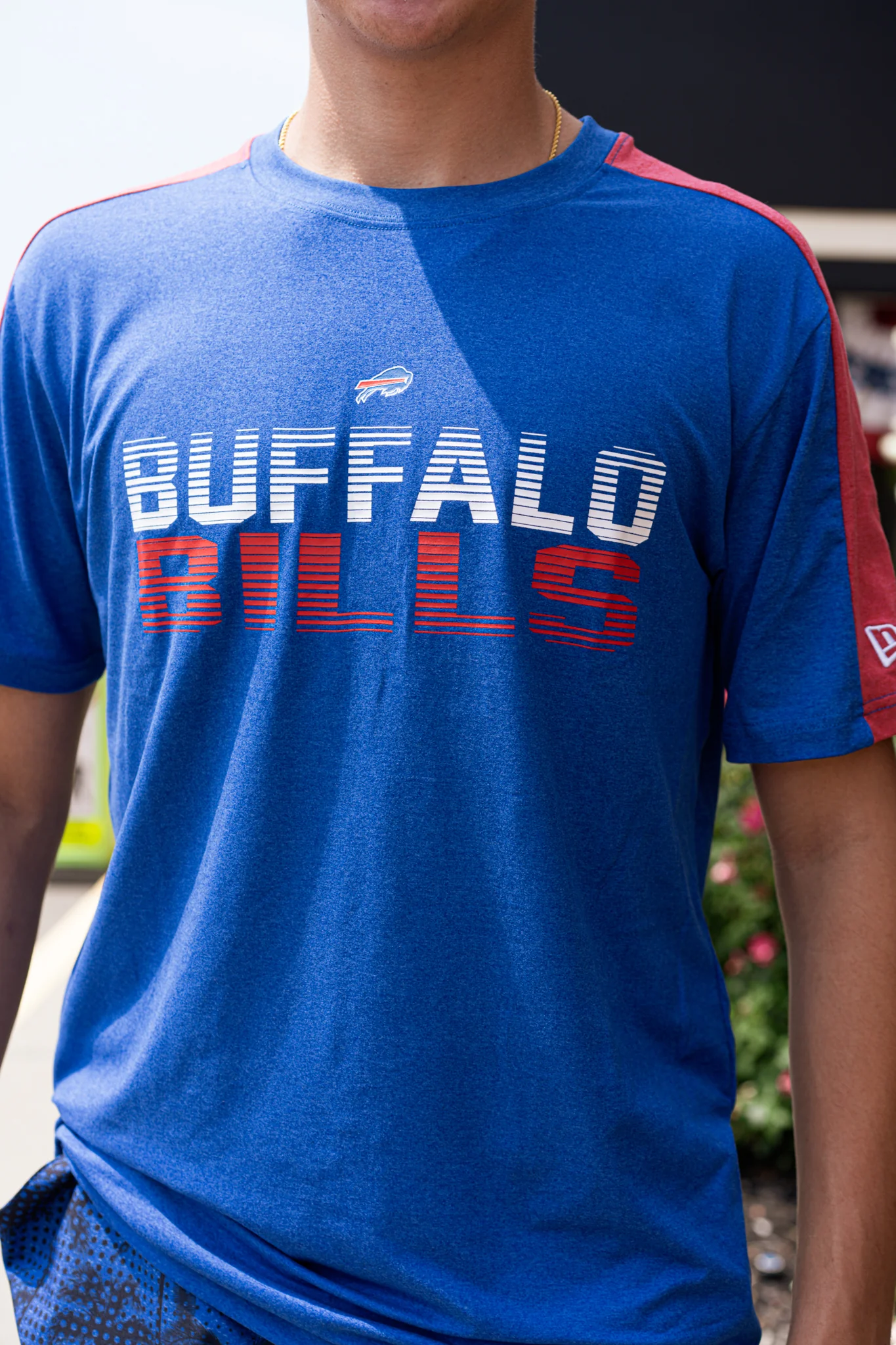 Final Sale - New Era Buffalo Bills Royal & Red Lightweight Short Sleeve Shirt - Image 2