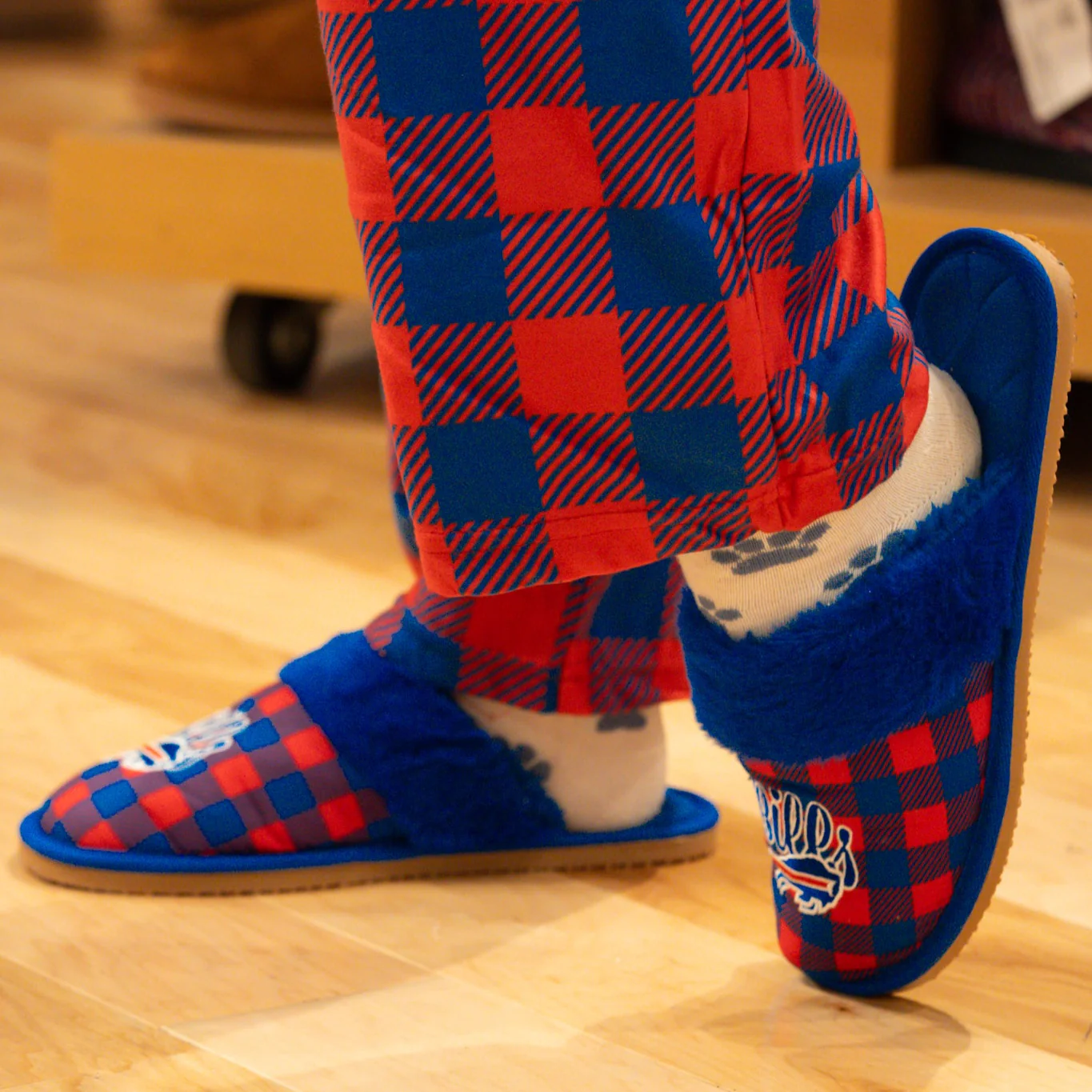 Women's Buffalo Bills Flannel Sherpa Mule Slipper - Image 3